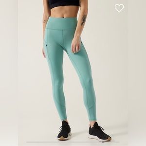 *SOLD* NWT Athleta Ranier tight